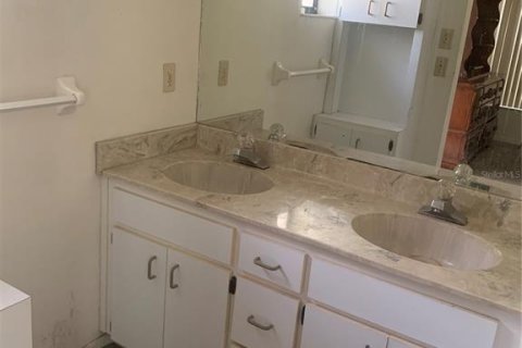 House in Tampa, Florida 3 bedrooms, 141.21 sq.m. № 1838243 - photo 16