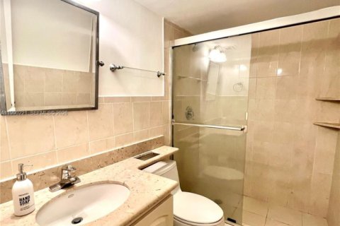 Купить кондоминиум в Майами-Бич, Флорида 1 спальня, 80.27м2, № 2058003 - фото 12