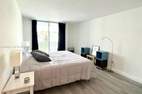 Купить кондоминиум в Майами-Бич, Флорида 1 спальня, 80.27м2, № 2058003 - фото 15