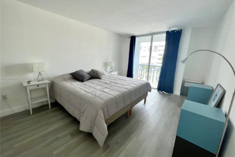 Купить кондоминиум в Майами-Бич, Флорида 1 спальня, 80.27м2, № 2058003 - фото 16