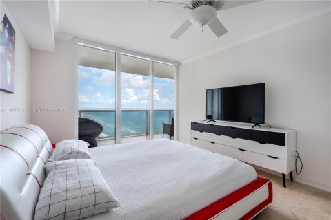 Condo in Hallandale Beach, Florida, 3 bedrooms  № 2059855 - photo 21