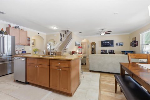 House in DeLand, Florida 5 bedrooms, 269.97 sq.m. № 2219509 - photo 13
