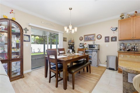 House in DeLand, Florida 5 bedrooms, 269.97 sq.m. № 2219509 - photo 16