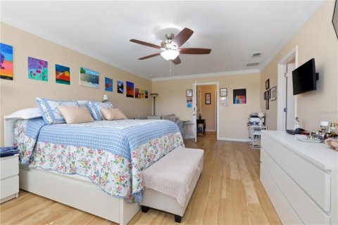House in DeLand, Florida 5 bedrooms, 269.97 sq.m. № 2219509 - photo 22