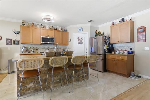 House in DeLand, Florida 5 bedrooms, 269.97 sq.m. № 2219509 - photo 12