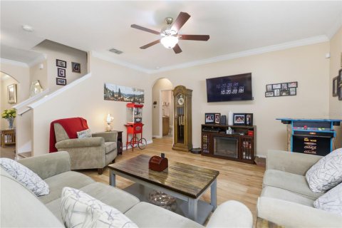 House in DeLand, Florida 5 bedrooms, 269.97 sq.m. № 2219509 - photo 10