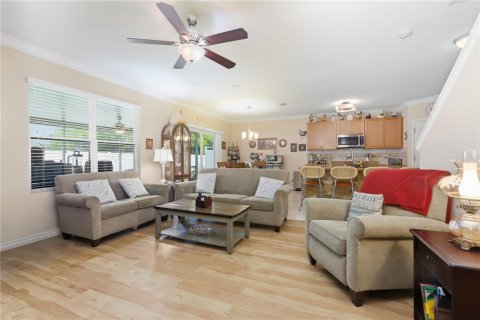 House in DeLand, Florida 5 bedrooms, 269.97 sq.m. № 2219509 - photo 9