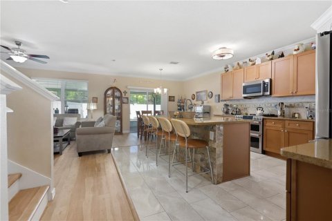 House in DeLand, Florida 5 bedrooms, 269.97 sq.m. № 2219509 - photo 8