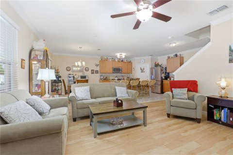 House in DeLand, Florida 5 bedrooms, 269.97 sq.m. № 2219509 - photo 11