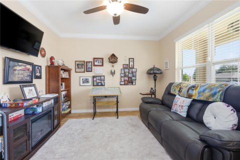 House in DeLand, Florida 5 bedrooms, 269.97 sq.m. № 2219509 - photo 6