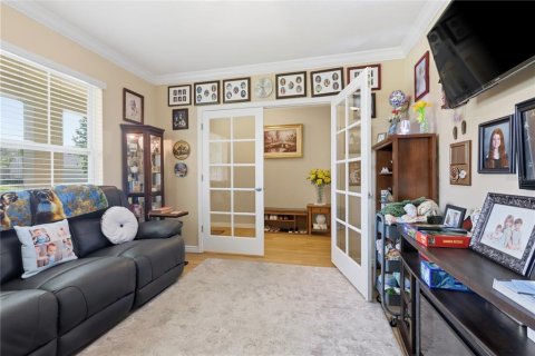 House in DeLand, Florida 5 bedrooms, 269.97 sq.m. № 2219509 - photo 7