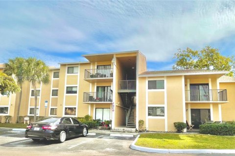 Condominio en venta en Pembroke Pines, Florida, 2 dormitorios, 94.39 m2 № 1949965 - foto 1