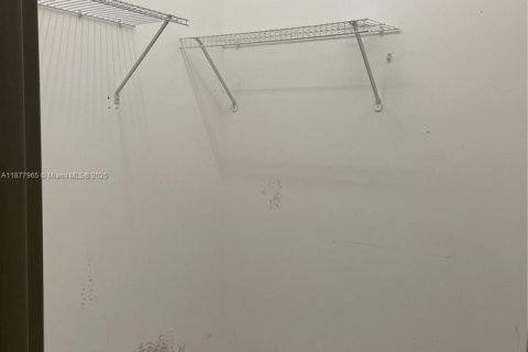 Condominio en venta en Pembroke Pines, Florida, 2 dormitorios, 94.39 m2 № 1949965 - foto 10