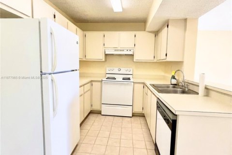 Condominio en venta en Pembroke Pines, Florida, 2 dormitorios, 94.39 m2 № 1949965 - foto 6