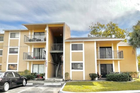 Condominio en venta en Pembroke Pines, Florida, 2 dormitorios, 94.39 m2 № 1949965 - foto 14