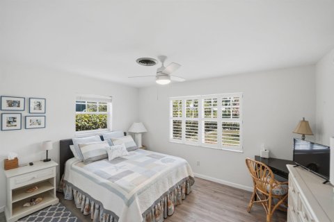 House in Stuart, Florida 3 bedrooms, 155.7 sq.m. № 2177097 - photo 25