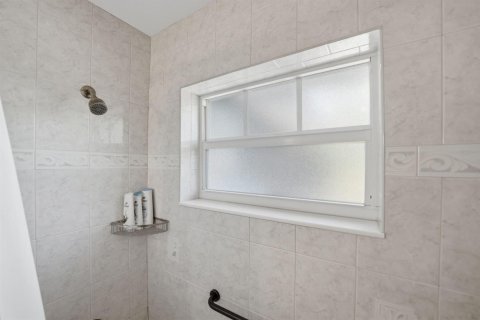 House in Stuart, Florida 3 bedrooms, 155.7 sq.m. № 2177097 - photo 27