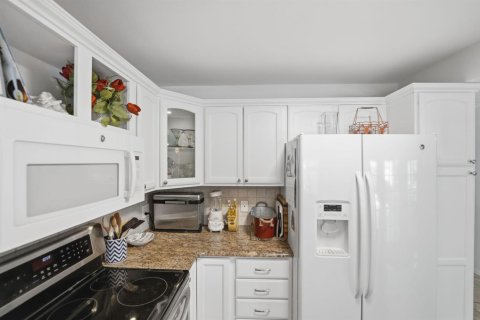 House in Stuart, Florida 3 bedrooms, 155.7 sq.m. № 2177097 - photo 12