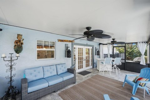 House in Stuart, Florida 3 bedrooms, 155.7 sq.m. № 2177097 - photo 7