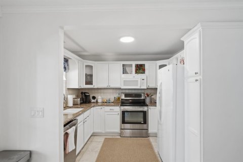 House in Stuart, Florida 3 bedrooms, 155.7 sq.m. № 2177097 - photo 16