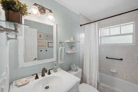 House in Stuart, Florida 3 bedrooms, 155.7 sq.m. № 2177097 - photo 28