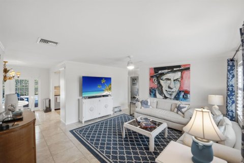 House in Stuart, Florida 3 bedrooms, 155.7 sq.m. № 2177097 - photo 9