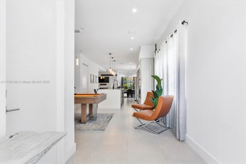 Townhouse in Miami, Florida 4 bedrooms, 241.55 sq.m. № 1478063 - photo 5