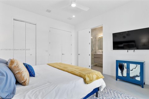 Townhouse in Miami, Florida 4 bedrooms, 241.55 sq.m. № 1478063 - photo 28