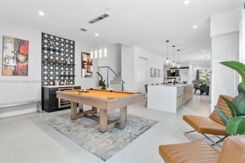 Townhouse in Miami, Florida 4 bedrooms, 241.55 sq.m. № 1478063 - photo 6