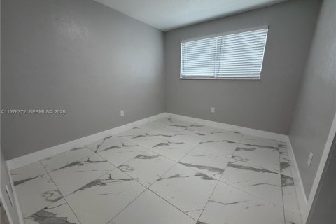 House in Hialeah, Florida 3 bedrooms № 2040678 - photo 6