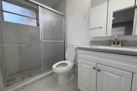 House in Hialeah, Florida 3 bedrooms № 2040678 - photo 12