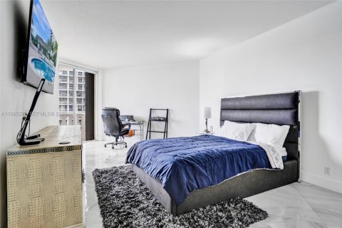 Condo in Aventura, Florida, 2 bedrooms  № 2027841 - photo 19