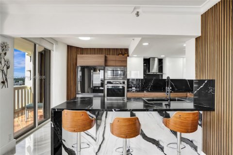 Condo in Aventura, Florida, 2 bedrooms  № 2027841 - photo 2