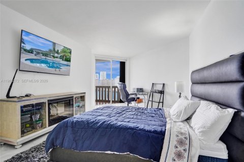 Condo in Aventura, Florida, 2 bedrooms  № 2027841 - photo 20