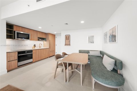 Condominio en venta en Miami, Florida, 1 dormitorio № 1859957 - foto 2