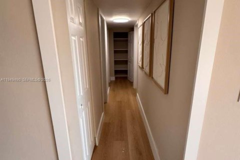 Снять в аренду кондоминиум в Хайалиа, Флорида 3 спальни, 121.61м2, № 2004979 - фото 5