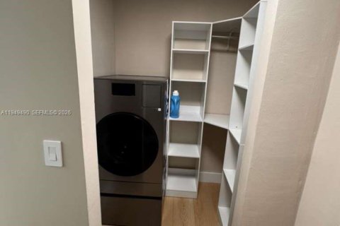 Снять в аренду кондоминиум в Хайалиа, Флорида 3 спальни, 121.61м2, № 2004979 - фото 6