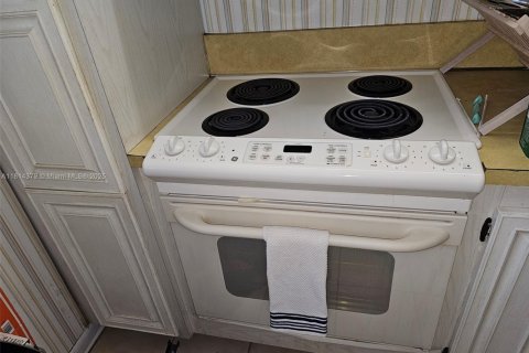 Condominio en venta en Sunrise, Florida, 1 dormitorio, 80.82 m2 № 1774488 - foto 11