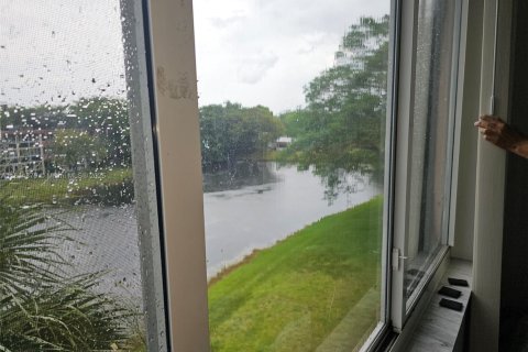 Condominio en venta en Sunrise, Florida, 1 dormitorio, 80.82 m2 № 1774488 - foto 2