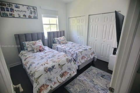 House in Doral, Florida 4 bedrooms, 214.6 sq.m. № 1977639 - photo 21