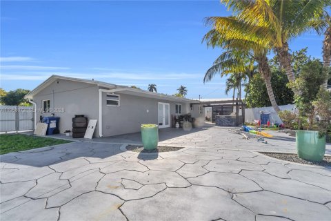 Villa ou maison à louer à Pembroke Pines, Floride: 4 chambres, 125.6 m2 № 2022187 - photo 16