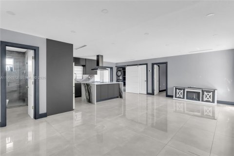 Villa ou maison à louer à Pembroke Pines, Floride: 4 chambres, 125.6 m2 № 2022187 - photo 4