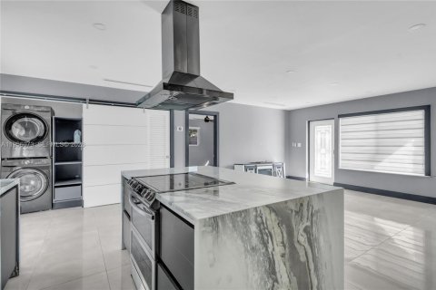 Villa ou maison à louer à Pembroke Pines, Floride: 4 chambres, 125.6 m2 № 2022187 - photo 6