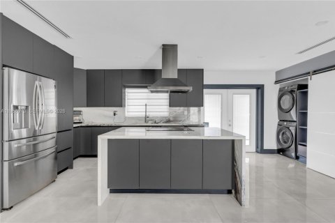 Villa ou maison à louer à Pembroke Pines, Floride: 4 chambres, 125.6 m2 № 2022187 - photo 5