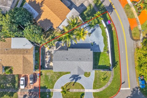 Villa ou maison à louer à Pembroke Pines, Floride: 4 chambres, 125.6 m2 № 2022187 - photo 19