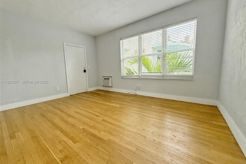 Condo in Miami Beach, Florida № 1988229 - photo 6