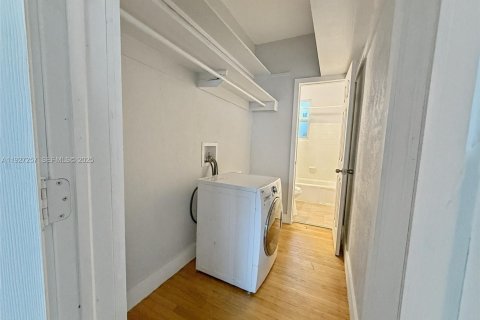 Condo in Miami Beach, Florida № 1988229 - photo 12