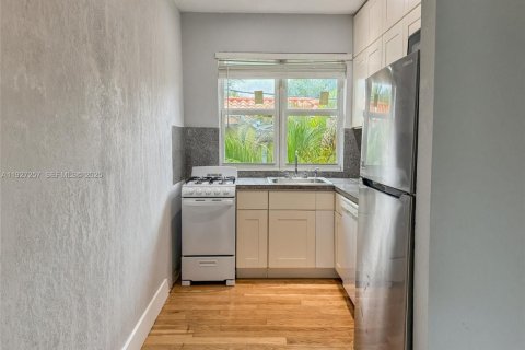 Condo in Miami Beach, Florida № 1988229 - photo 10