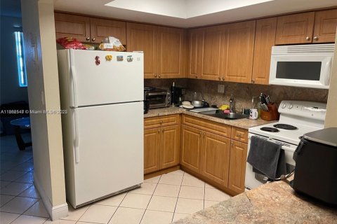 Touwnhouse à louer à Sweetwater, Floride: 2 chambres, 81.01 m2 № 1931306 - photo 3