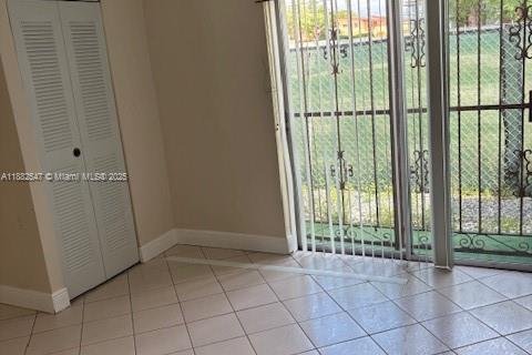 Touwnhouse à louer à Sweetwater, Floride: 2 chambres, 81.01 m2 № 1931306 - photo 6